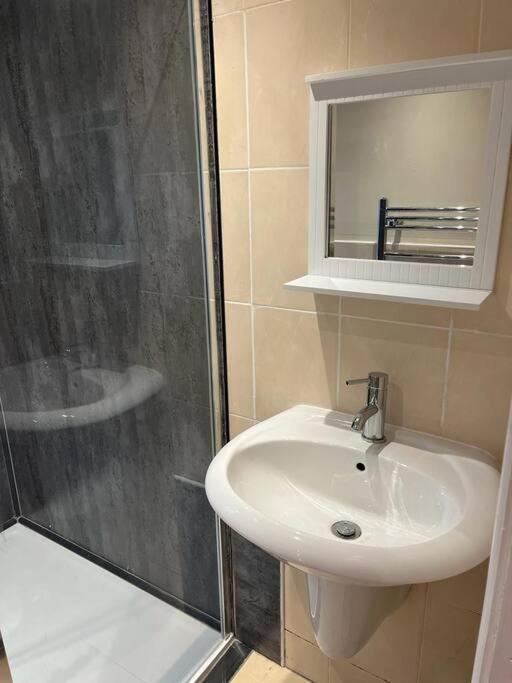 Ovington Grove 2 Fully Equipped Kitchen Free Parking 3 Bedrooms Netflix Newcastle-upon-Tyne Extérieur photo