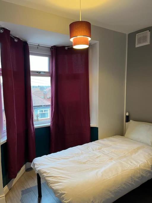 Ovington Grove 2 Fully Equipped Kitchen Free Parking 3 Bedrooms Netflix Newcastle-upon-Tyne Extérieur photo